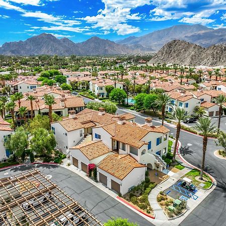 Luxurious Villa With Majestic Mountain View, 12 Pools, Spas, Ground Floor La Quinta Bagian luar foto