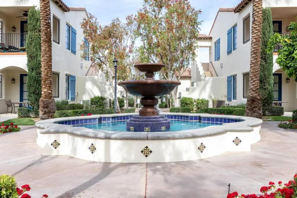 Luxurious Villa With Majestic Mountain View, 12 Pools, Spas, Ground Floor La Quinta Bagian luar foto