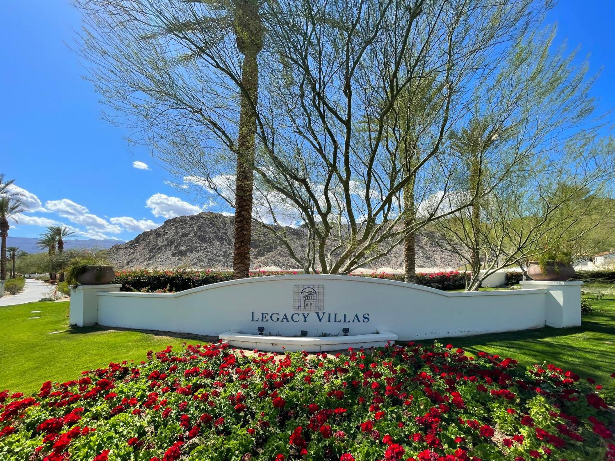 Luxurious Villa With Majestic Mountain View, 12 Pools, Spas, Ground Floor La Quinta Bagian luar foto